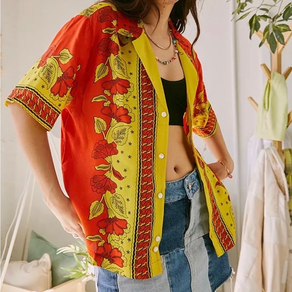 SOLD!! NO LONGER AVAILABLE!!! Urban Outfitters Hayden Scarf Print Button Down! - Picture 10 of 10